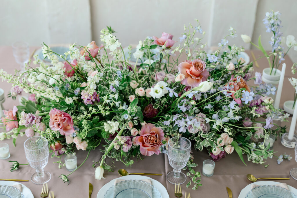 floral tablescape